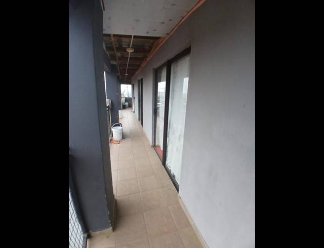 8 BEDROOM HOUSE FOR SALE IN OLIEVENHOUTBOSCH